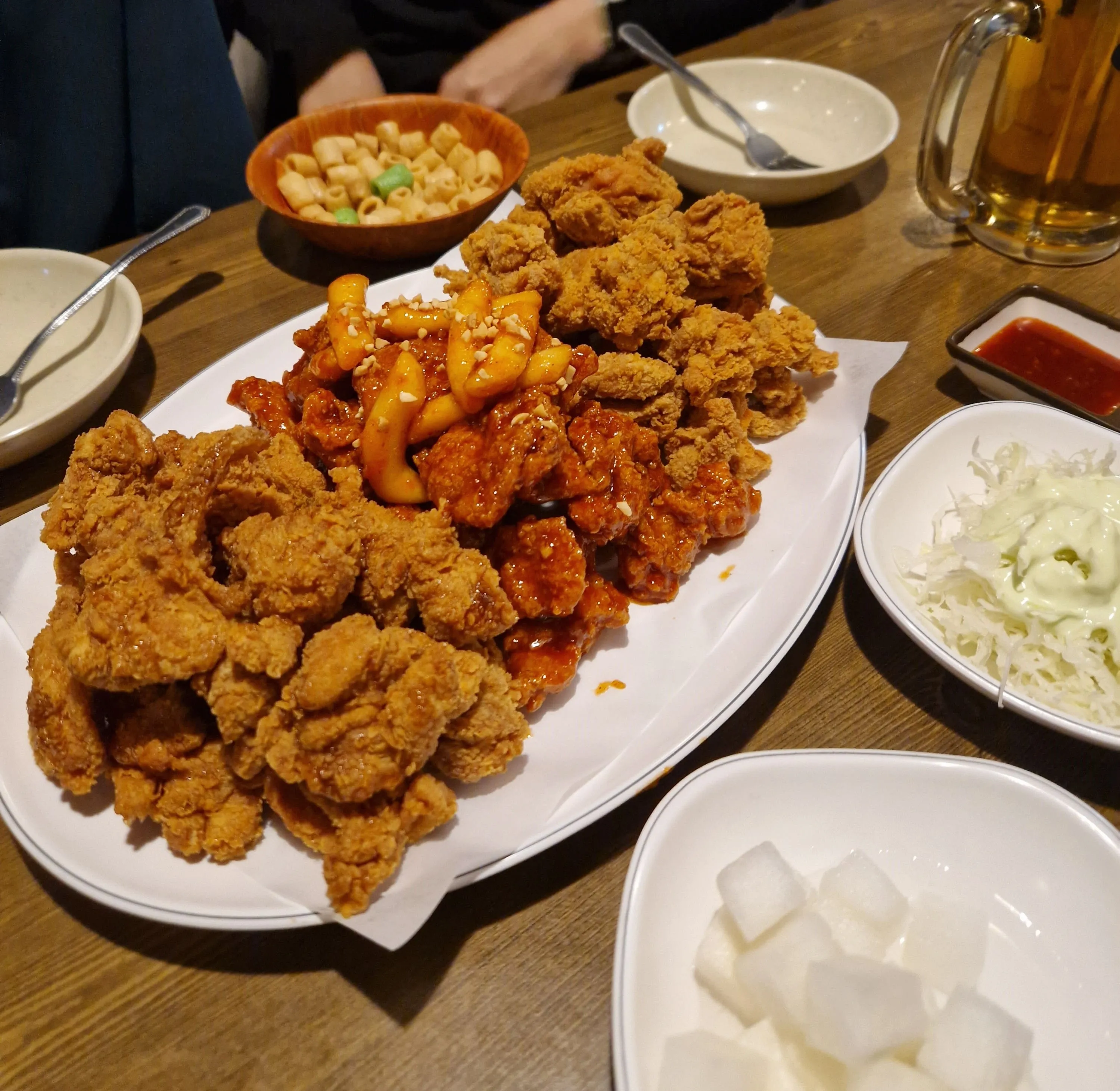 Different variants of fried chicken at a chimaek restaurant.