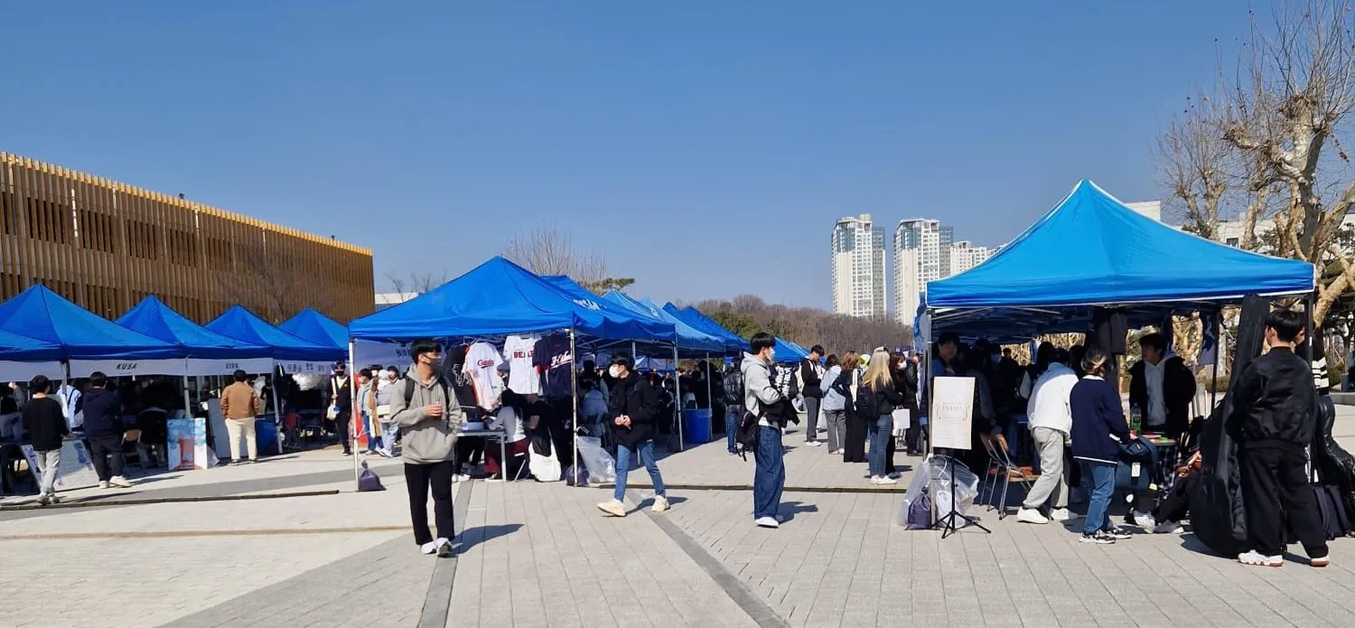 Hanyang erica student club recruitment booths